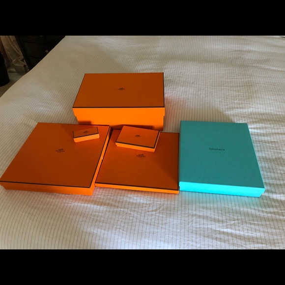 Box - Picture 2 of 3